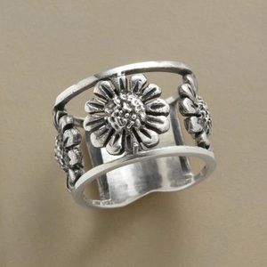 🌻 NIB Sterling Silver Sunflower Ring size 9